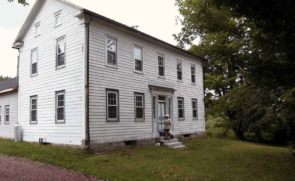 Amos Gallup House.jpg (248971 bytes)