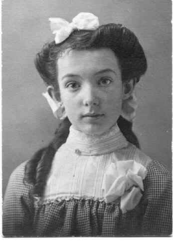Blanche at 13.jpg (80622 bytes)