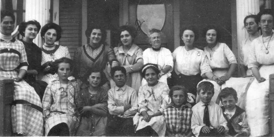 Doorstep Group.jpg (229015 bytes)