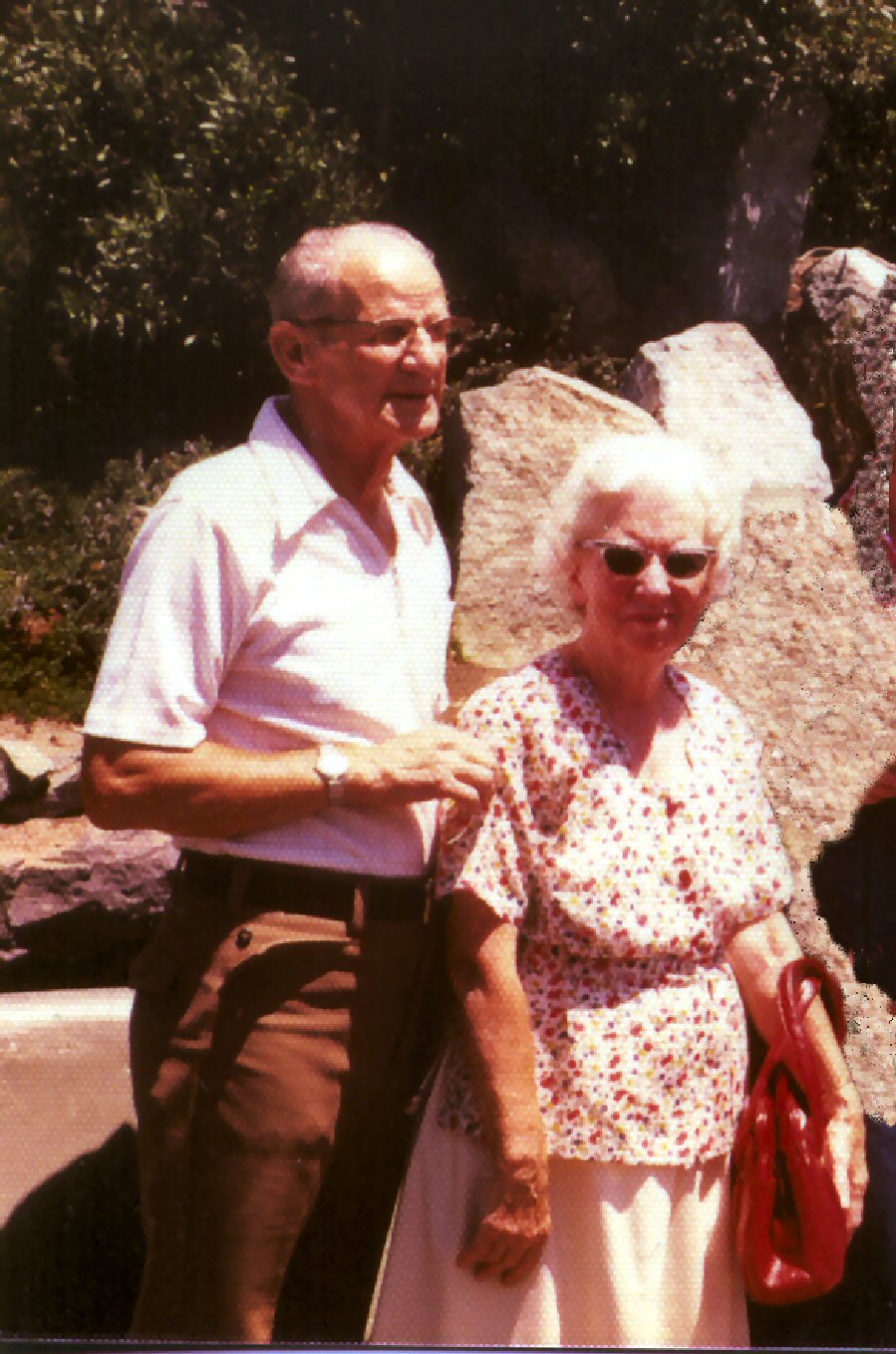 Florence & Cecil 1978.jpg (232112 bytes)