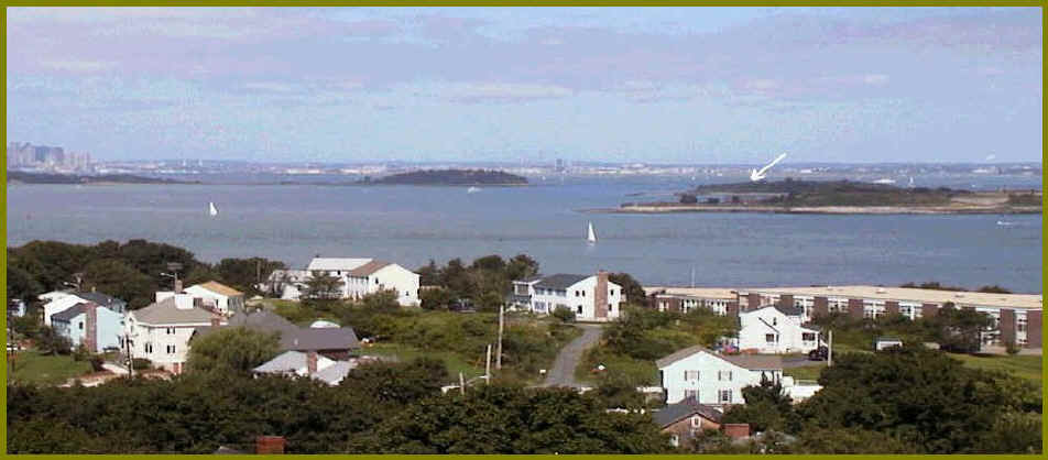 Gallups Island from Hull.jpg (151764 bytes)
