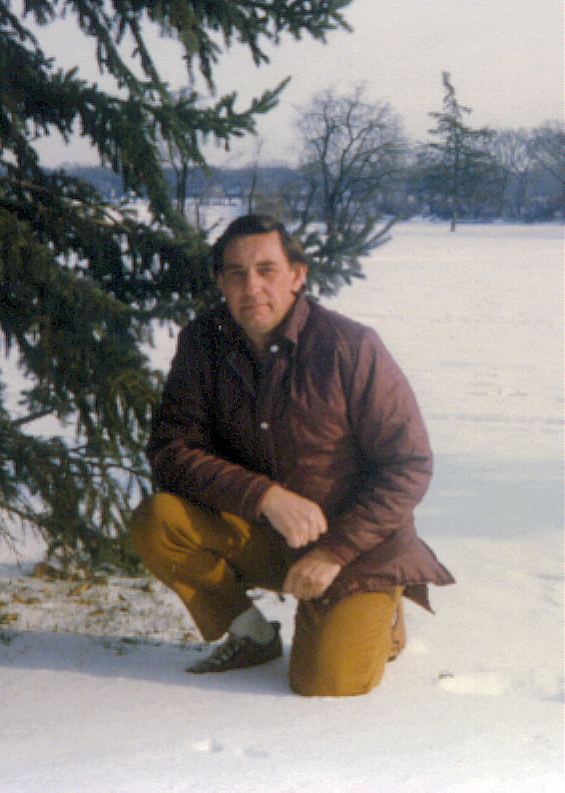 LGallup kneeling in snow (12-78).jpg (35723 bytes)