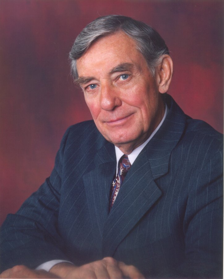 Lynn Portrate.jpg (72408 bytes)
