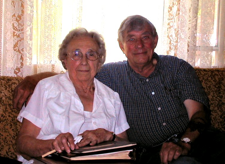 Marjorie Bymers and Lynn 06-30-03.jpg (102702 bytes)