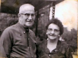 Ruth and Harry.jpg (12958 bytes)
