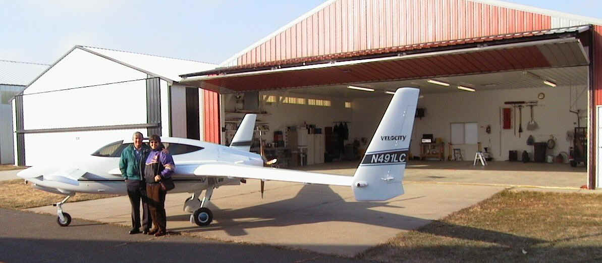 491LC - Outside on Apron.jpg (152853 bytes)